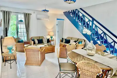 Image de 🏝️Duplex Apartment With Pool - 3 Minutes Walk To Beaches, Restaurants & Shops