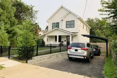 Image de Belle nouvelle maison - à quelques minutes de Washington Dc