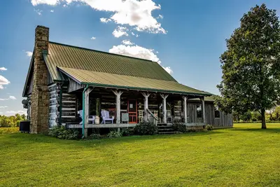 Image de Cabane en rondins Bittersweet Farm