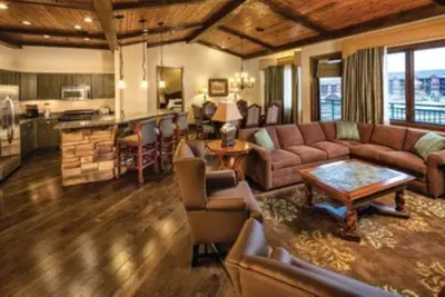 Image de Condo de luxe 2 chambres de luxe, Glacier Canyon (1928565)