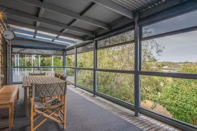 Image de Surprenant maison à 3 niveaux et retraite autonome