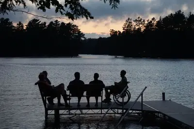 Image de Executive Lake Home Prime Location pour 10 personnes confortablement pour les familles