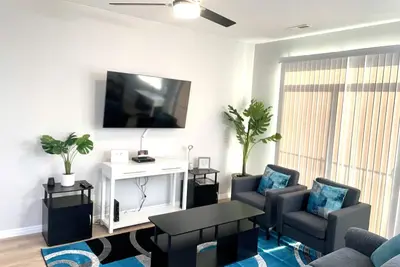 Image de Lovely Modern Condo 2 Bedroom with pool/spa