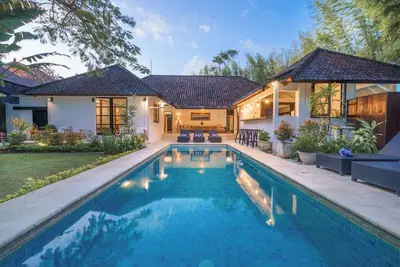 Image de Grands Groupes, 10 Bdr, Nr Beach, Grandes Inclusions