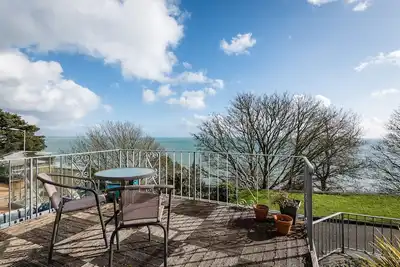 Image de Grande maison familiale avec belle vue mer.