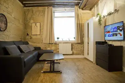 Image de ✨ Échappée Parisienne dans un Studio de Charme au Cœur du Quartier Latin ✨