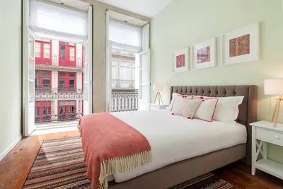 Image de Nada05 · Faisama 5 • Balcony view + Next to Ribeira!