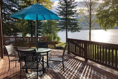 Image de Nouveau! Sunset Shore sur le front de mer du lac Swan