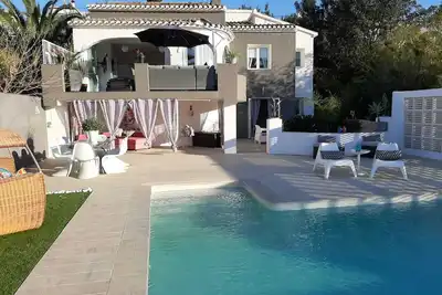 Image de Fabulous Villa détachée dans un excellent emplacement