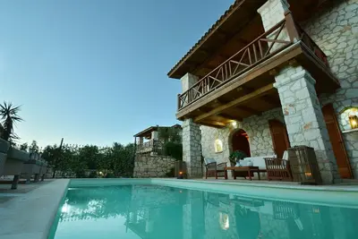 Image de Jootiq Villas. Combinez le concept traditionnel de la pierre avec le confort suprême!