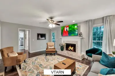 Image de La grande maison! 10 couchages. Superbe rénovation.