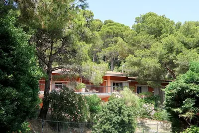 Image de Agréable appartement dans une maison de vacances avec Wifi, Tv, terrasse, animaux admis et parking