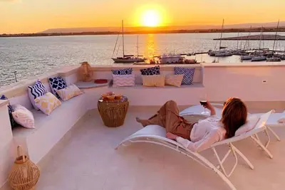 Image de Superior Suite with Sea View Terrace in Ortigia