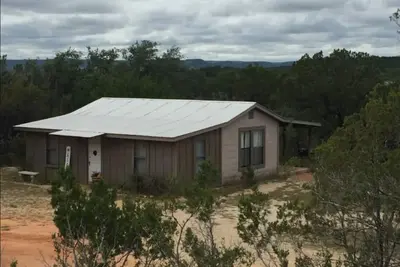 Image de Refuge privé sur la rivière Llano pour pêcher à la mouche, nager, se détendre et profiter de la création