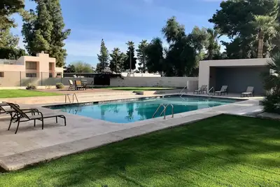 Image de Designer Remodel w / Putting Green | bassin