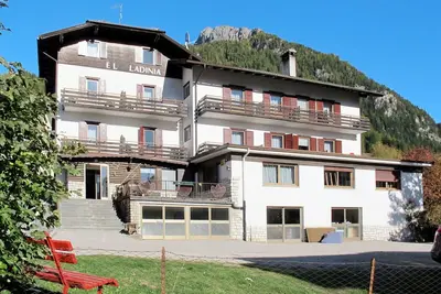 Bel appartement pour 7 personnes avec Wifi, Tv, patio, animaux admis et parking