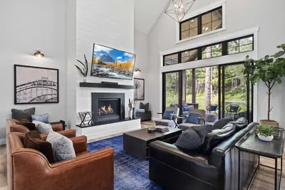 Image de Golf Course Escape - 4 King Suites + Bunk - Steps to Winery - Pets Welcome