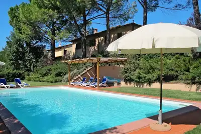 Image de Joli appartement dans une maison de vacances avec piscine, Wifi, Tv, patio, vue panoramique, parking