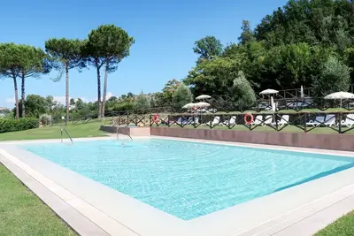 Image de Appartement dans une maison de vacances avec Wifi, piscine, climatisation, Tv, terrasse, parking