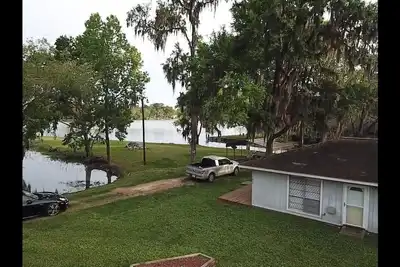 Image de Retraite Lakehouse sur Taylor Lake Estate