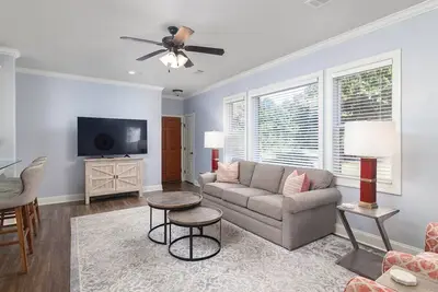 Image de Superbe condo de 3 chambres à quelques pas du campus! !