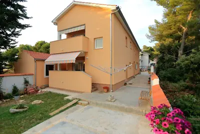 Image de Appartement de deux chambres avec la terrasse Bibinje, Zadar (A-18110-a)