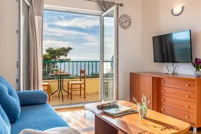 Image de Appartement d'une chambre avec le balcon et la vue sur le mer Makarska (A-18170-a)
