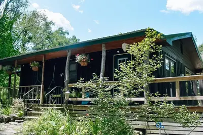 Image de Pet-friendly, near Lake Lemon.