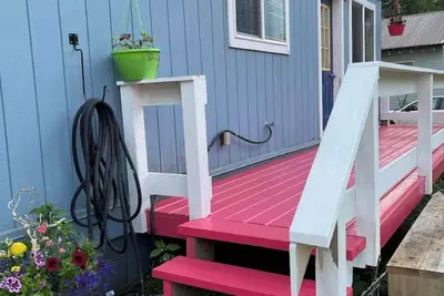 Image de Downtown Bella Coola\nAdorable 2 Bedroom Home with full Bath, sleep’s 6