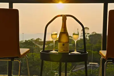 Image de Magnifique coucher de soleil vue ❤︎ Mae Phim Beachfront Condo