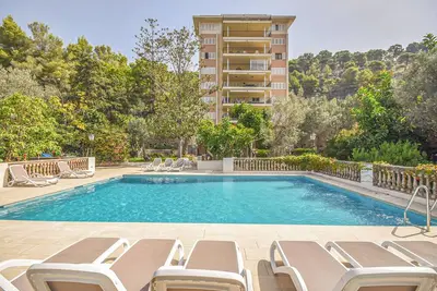 Image de Appartement Cosy avec Piscine Commune et Imprenables Vues sur la Mer