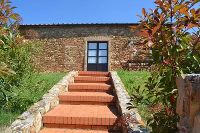 Image de Charmant village en pierre avec piscine, tennis, à la campagne proche mer et services