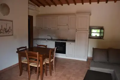 Image de Villa dans charmant village en pierre avec piscine, tennis, à la campagne proche mer et services.