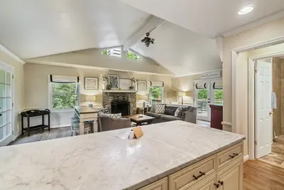 Image de * À Pied Vers La Ville * Harris Lake Area