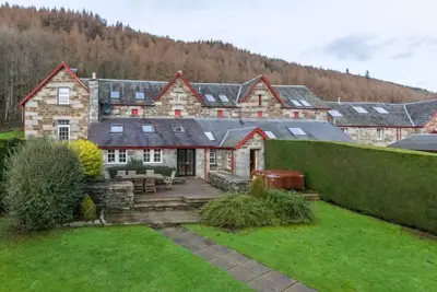 Image de Mains of Taymouth, Kenmore ~ 5 * Granary Court - dort 8 personnes dans 4 chambres