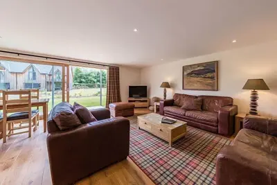 Image de Mains of Taymouth, Kenmore ~ 5 * 1 The Gallops - propriété en bas - peut accueillir 4 personnes dans 2 chambres