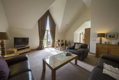 Image de Mains of Taymouth, Kenmore ~ 5 * 4 The Gallops - Propriété à l'étage - peut accueillir 4 personnes dans 2 chambres