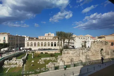 Image de Maison avec une vue unique sur le temple d'Apollon