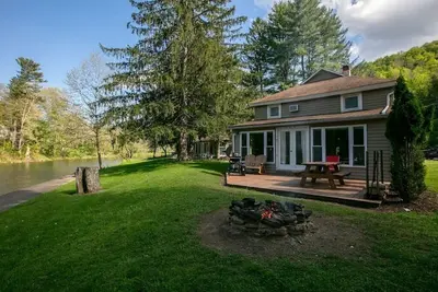 Image de Charmant chalet à quelques pas de Pine Creek!