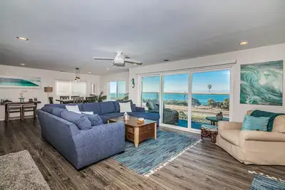 Image de Pipes Ocean Front Beach Rental