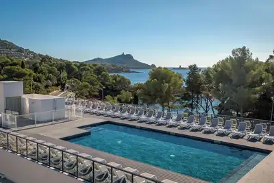 Image de Appart près de la Plage | Accès Piscine + Climatisation