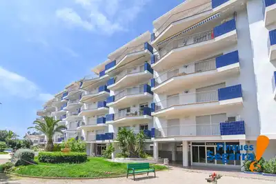 Appartement avec piscine commune et aire de jeux
