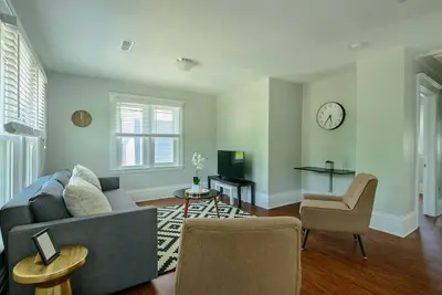 Image de Belle Isle | 2 Chambres + Parking | Proche Centre-Ville
