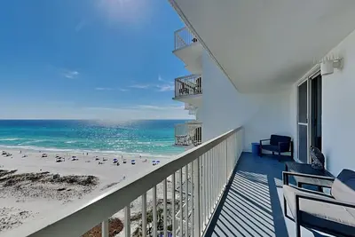 Image de Condo sur la plage mis à jour. Piscines multiples, centre de fitness sur place et plus encore!