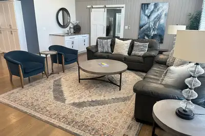 Image de Spacious Home + Walk to Sxsw - Kennedy!