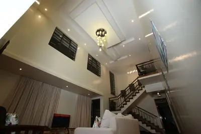 Image de Shallydeck P'house est un chez-soi situé dans la banlieue verdoyante de Nairobi.