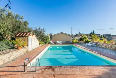 Image de Agréable appartement dans une maison de vacances avec Wifi, piscine, Tv, terrasse, vue panoramique