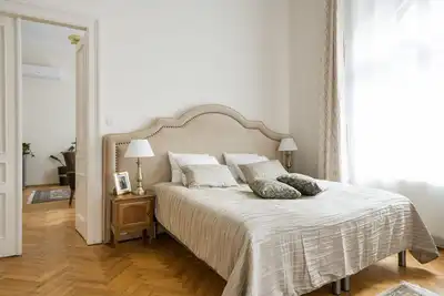 Image de Belle Epoque I, suite de luxe à 50 m de la place principale