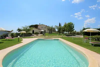 Image de Bel appartement dans une maison de vacances avec piscine, Wifi, Tv, terrasse et animaux admis