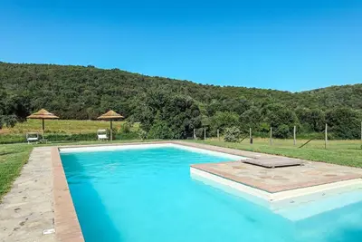 Image de Joli appartement dans une maison de vacances avec piscine, Wifi, Tv, patio et animaux admis